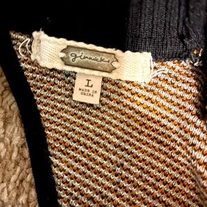 Gimmicks short sleeve sweater in retro pattern. Worn only once.